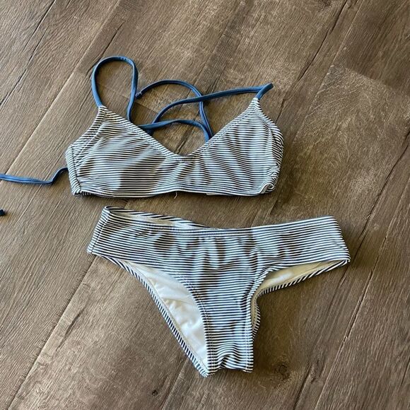 Target Xhilaration Blue & White Striped Bikini - Picture 1 of 3